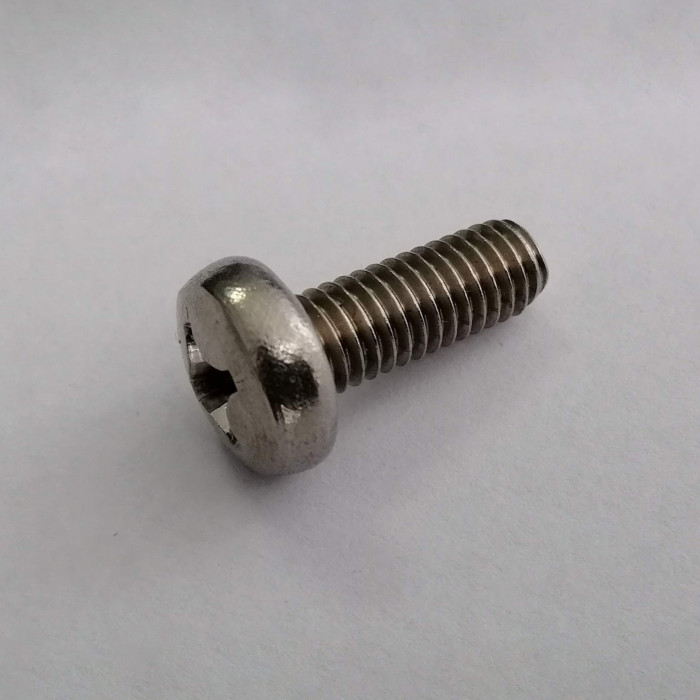 Гвинт нержавіючий з полукруглою головкою DIN 7985 М6x30 А4 PZ3